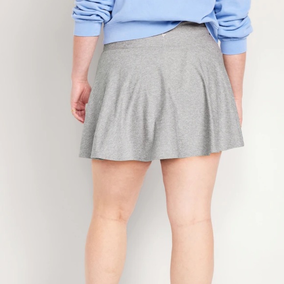 NWT OLD NAVY Extra High-Waisted Cloud+ Skort  Color: Grayscale - Picture 6 of 9